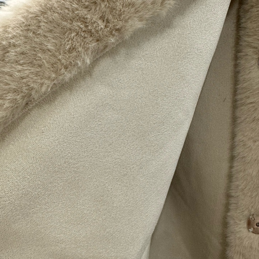 Super cute fluffy fur jacket - Picture 2 of 3